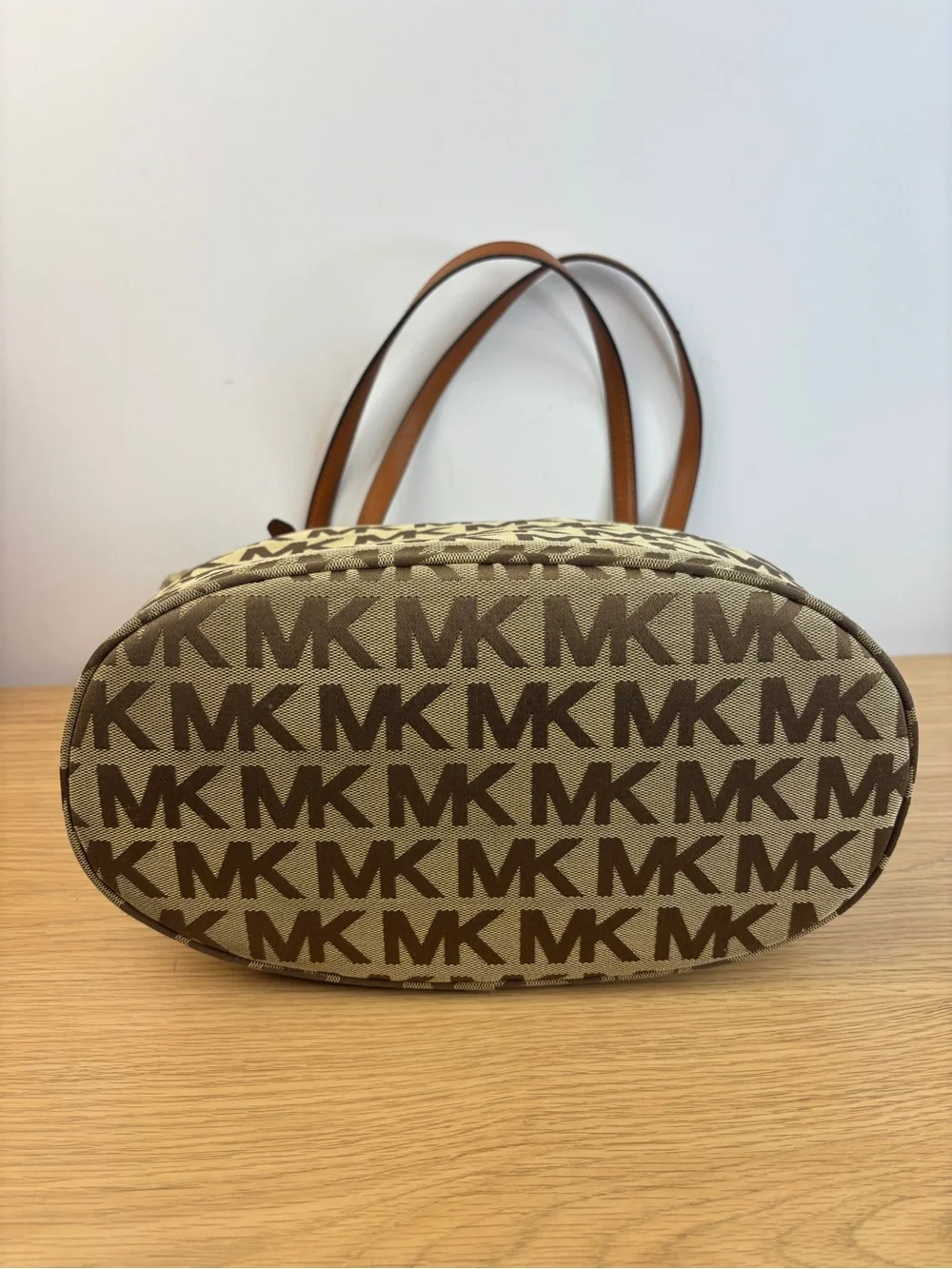 Michael Kors Jet Set Signature Jacquard Tote Bag - Picture 16 of 16